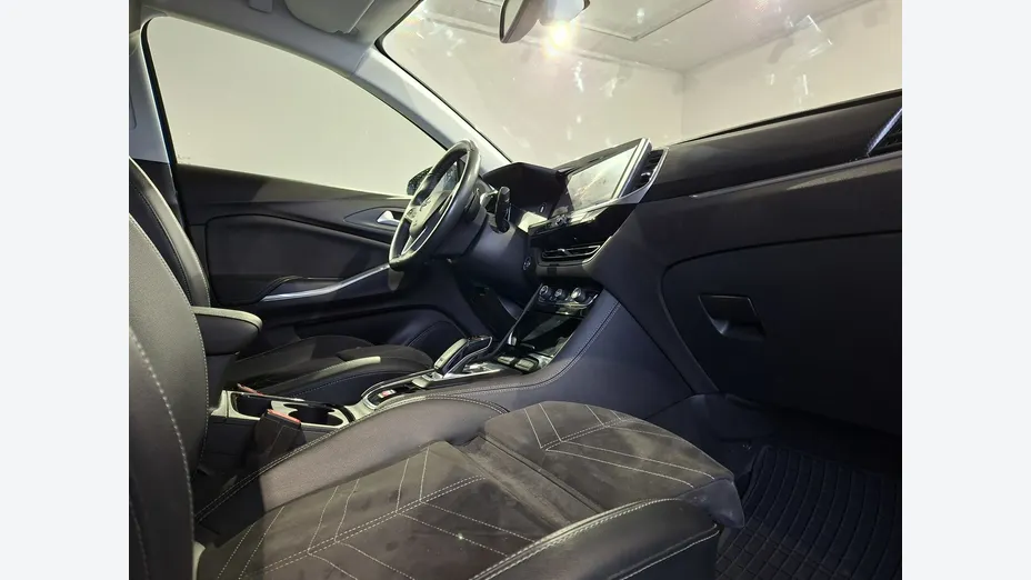 OPEL Grandland X -