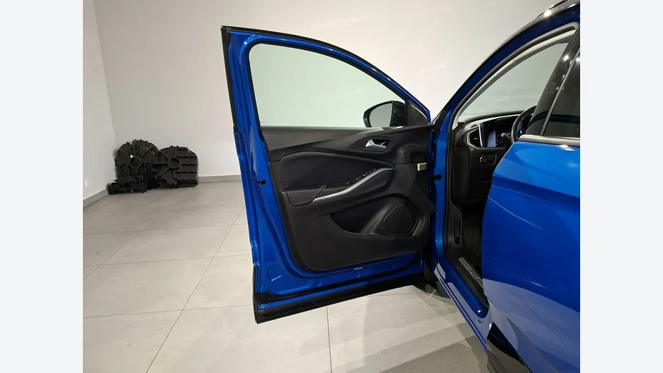 OPEL Grandland X -