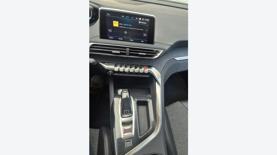 PEUGEOT 3008 -
