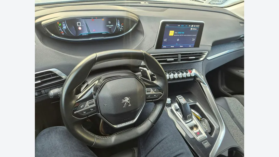 PEUGEOT 3008 -