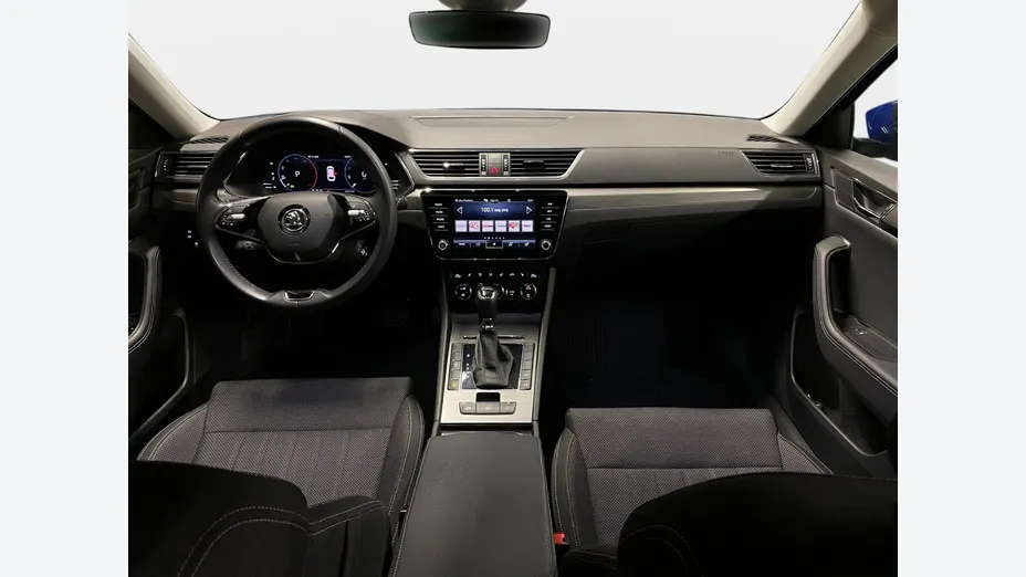 SKODA Superb -