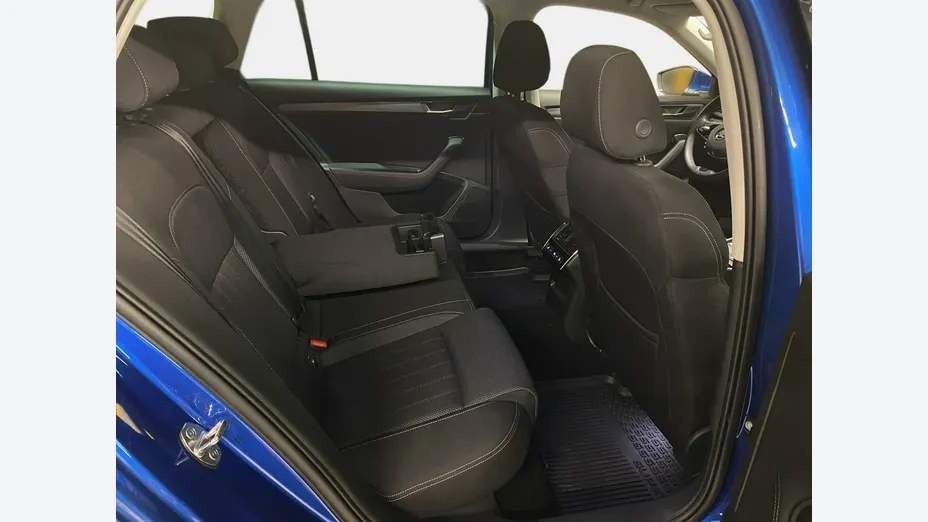 SKODA Superb -