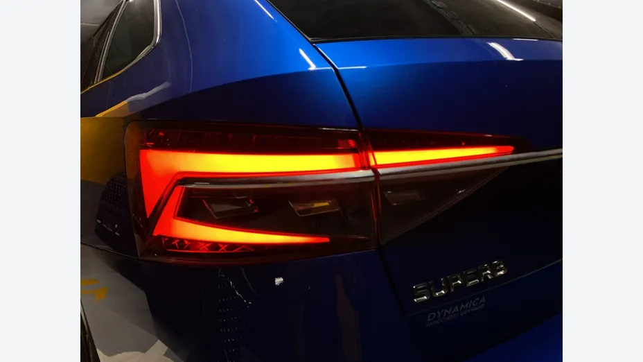 SKODA Superb -