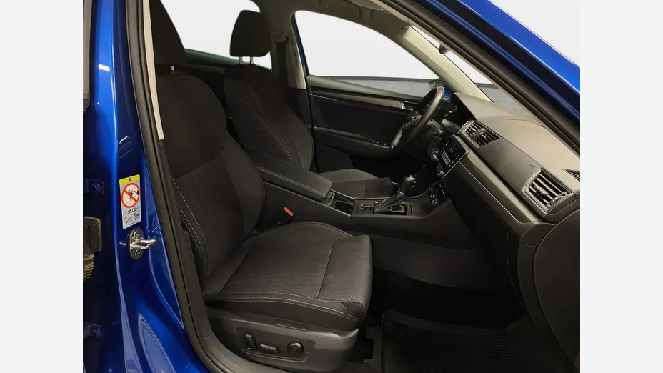 SKODA Superb -