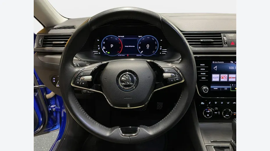 SKODA Superb -