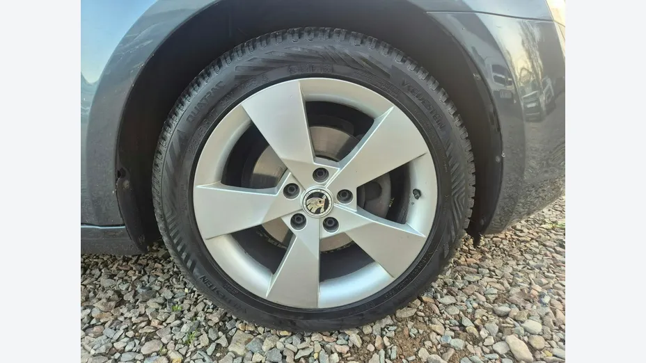 SKODA Octavia -