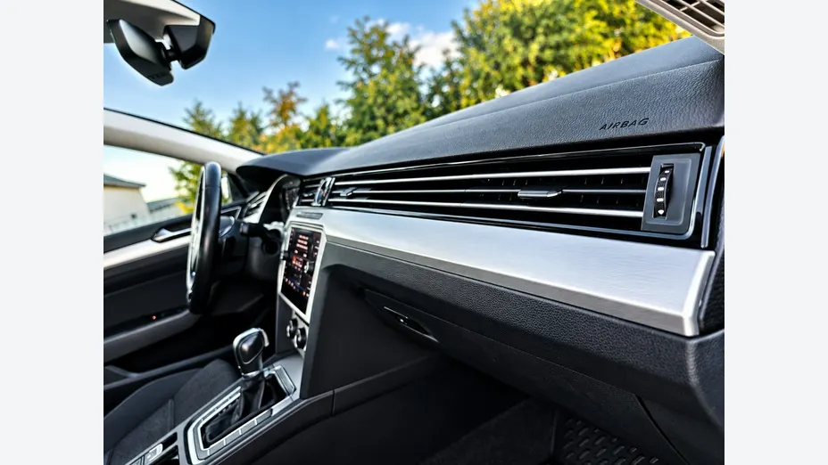 VOLKSWAGEN Passat -