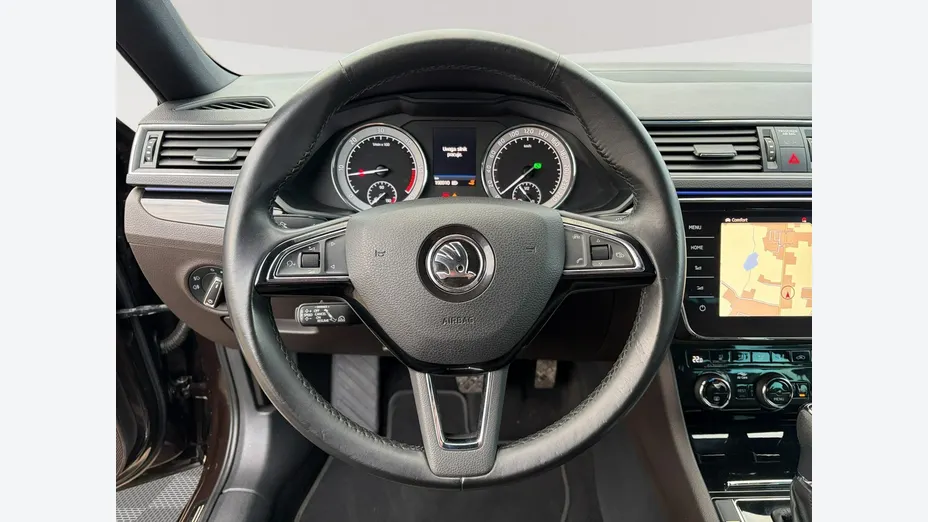 SKODA Superb -