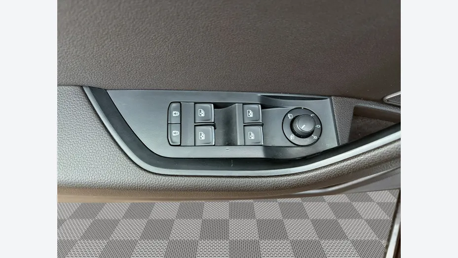 SKODA Superb -