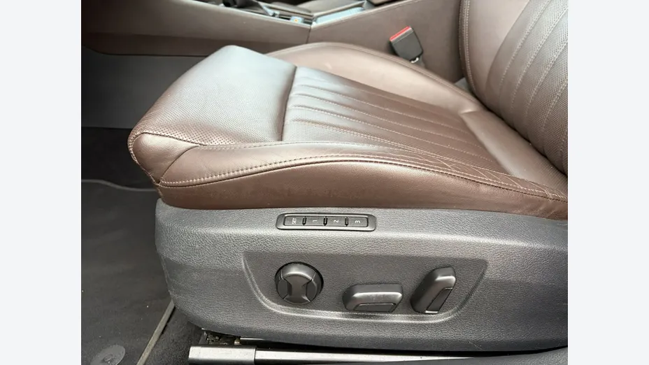 SKODA Superb -