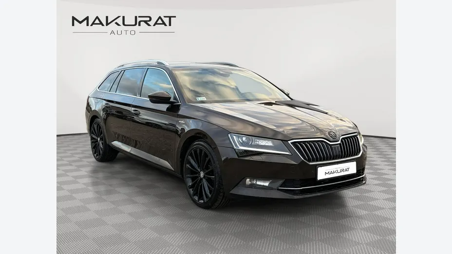 SKODA Superb -