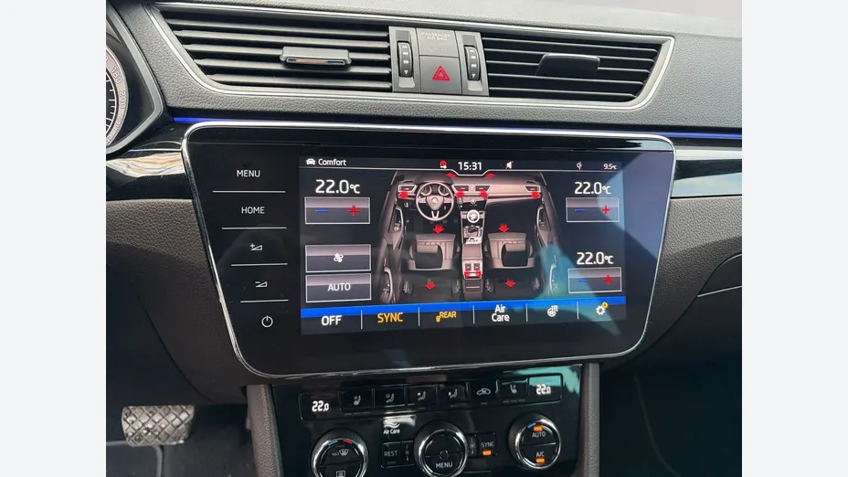 SKODA Superb -