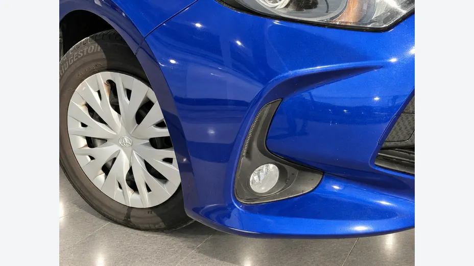 TOYOTA Yaris -