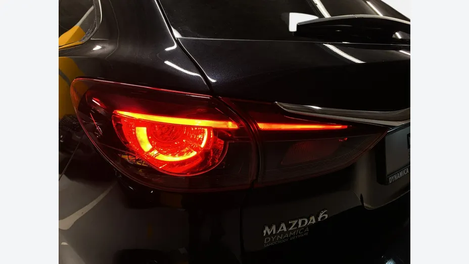 MAZDA 6 -