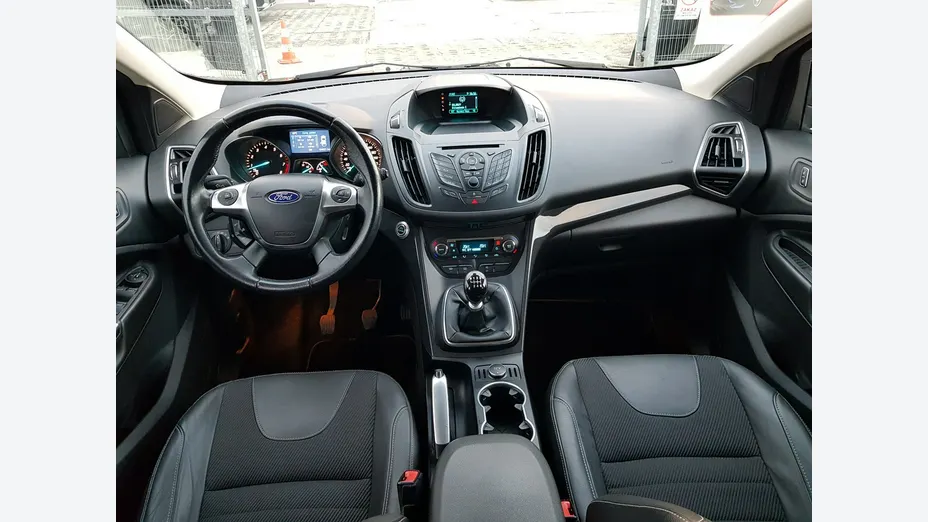 FORD Kuga -