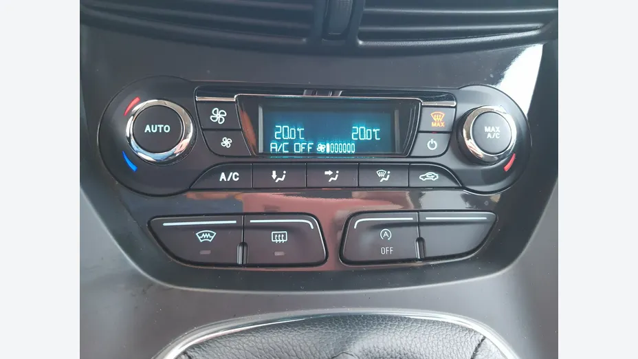 FORD Kuga -