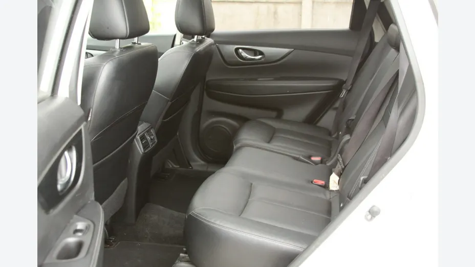 NISSAN X-Trail -