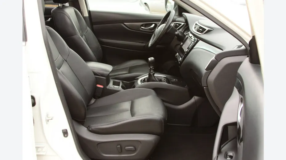 NISSAN X-Trail -