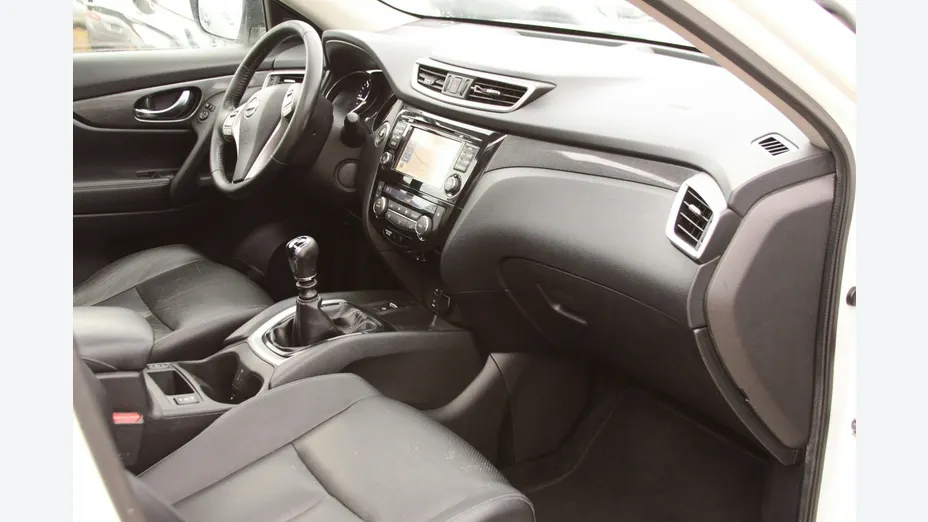 NISSAN X-Trail -