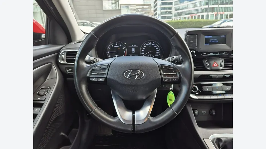 HYUNDAI i30 -