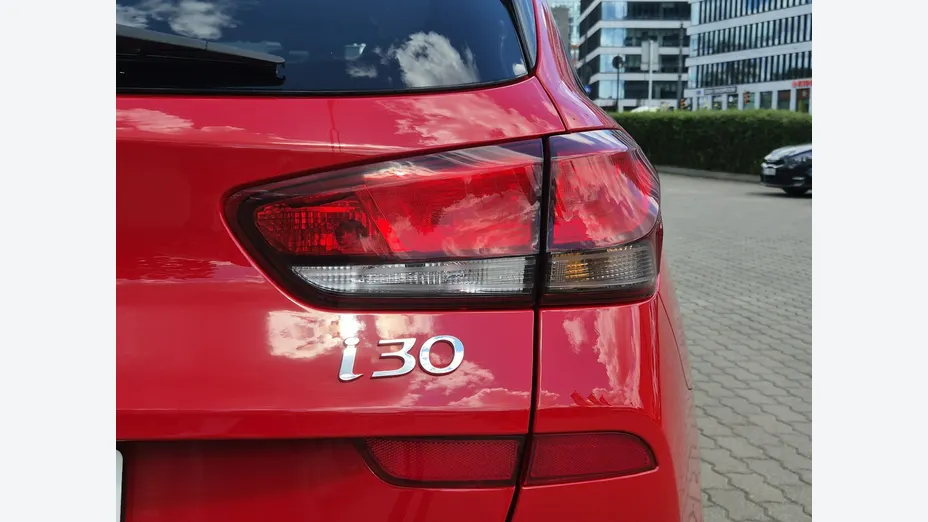 HYUNDAI i30 -