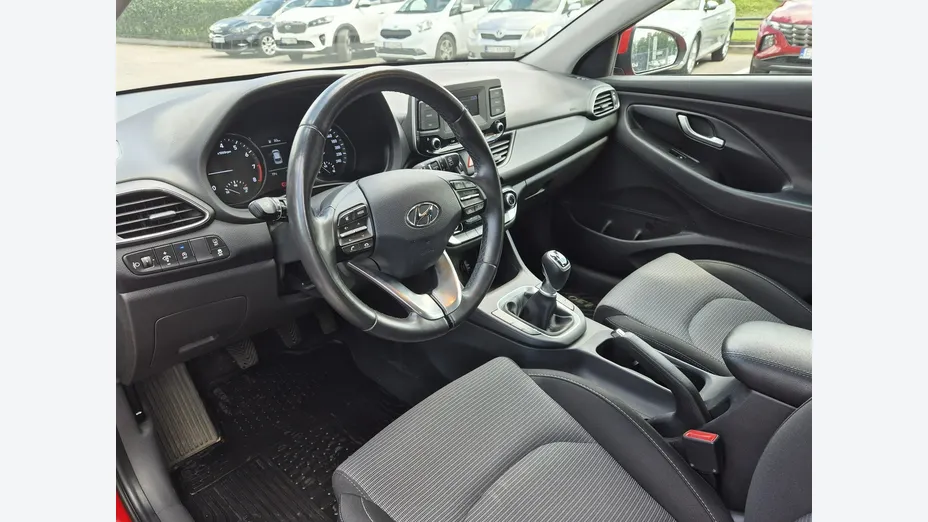 HYUNDAI i30 -