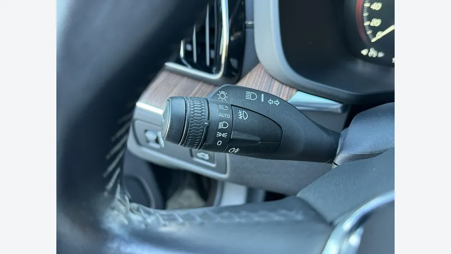 VOLVO XC60 -