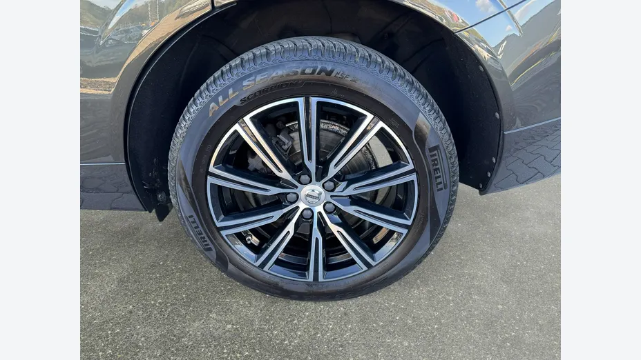 VOLVO XC60 -