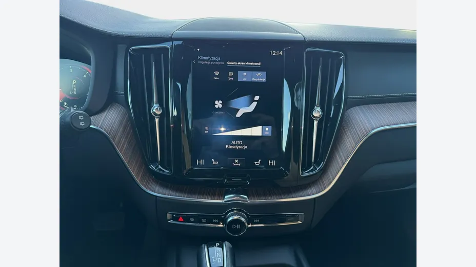 VOLVO XC60 -