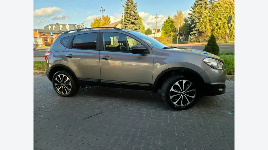 NISSAN Qashqai -