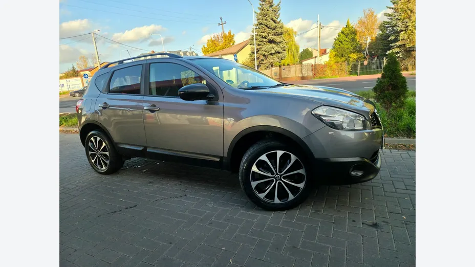 NISSAN Qashqai -