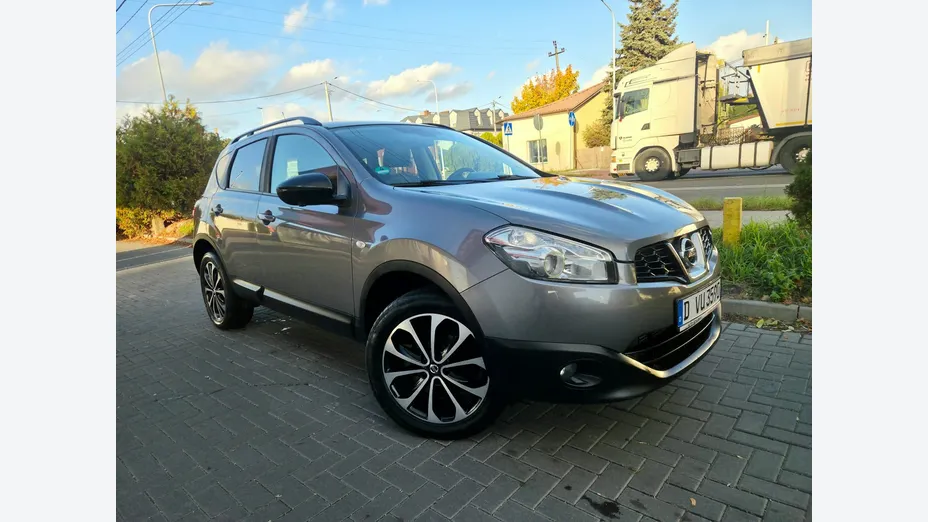 NISSAN Qashqai -