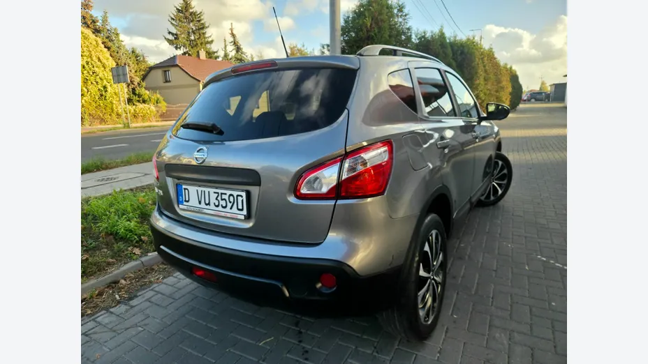 NISSAN Qashqai -