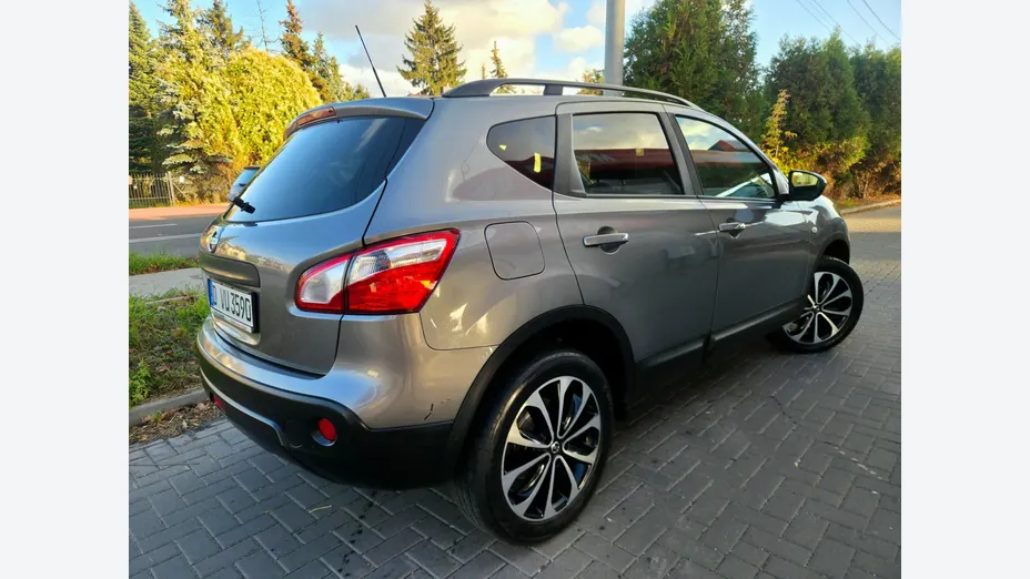 NISSAN Qashqai -