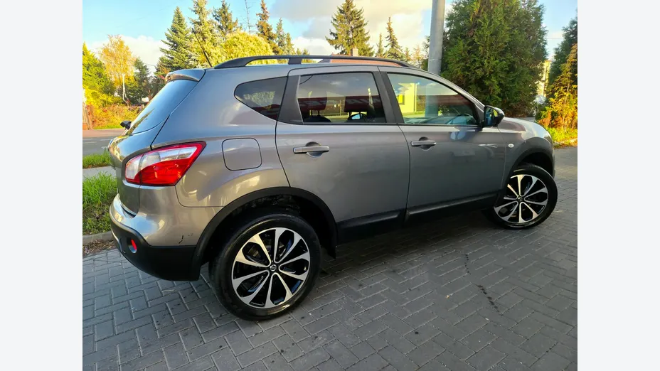 NISSAN Qashqai -