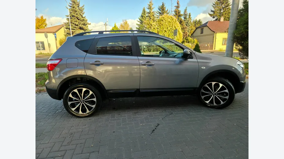 NISSAN Qashqai -