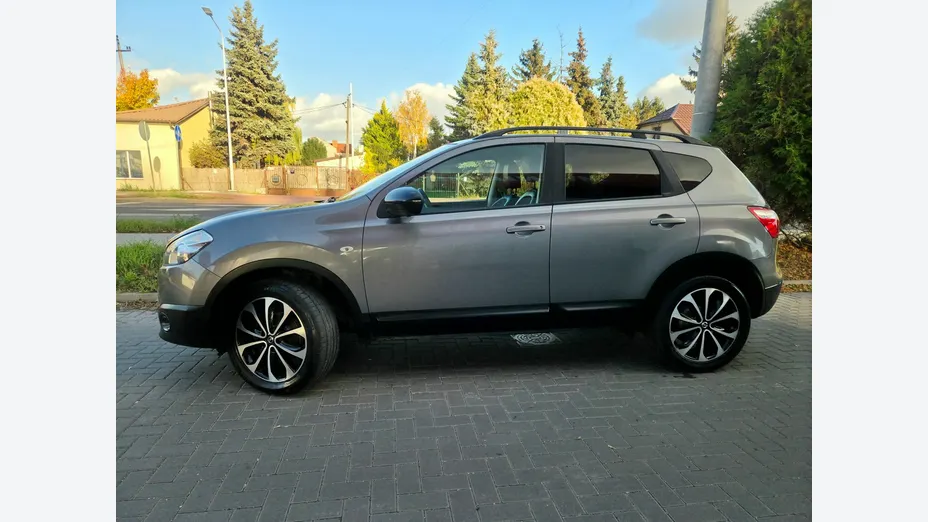 NISSAN Qashqai -