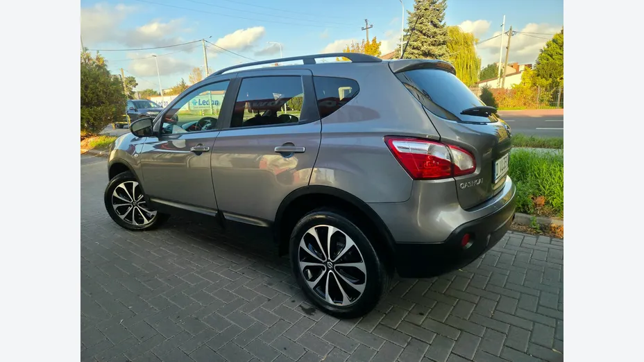NISSAN Qashqai -