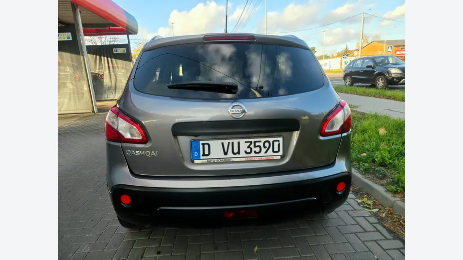 NISSAN Qashqai -
