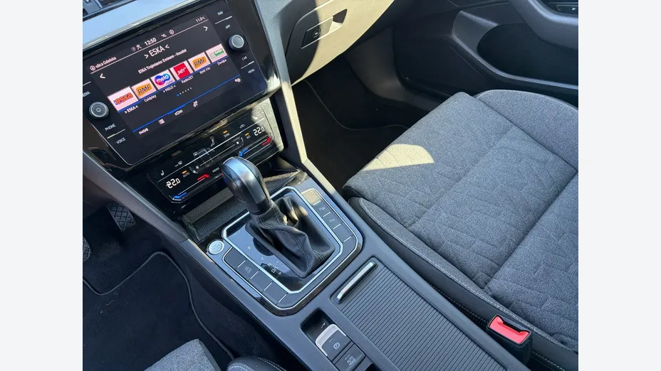 VOLKSWAGEN Passat -