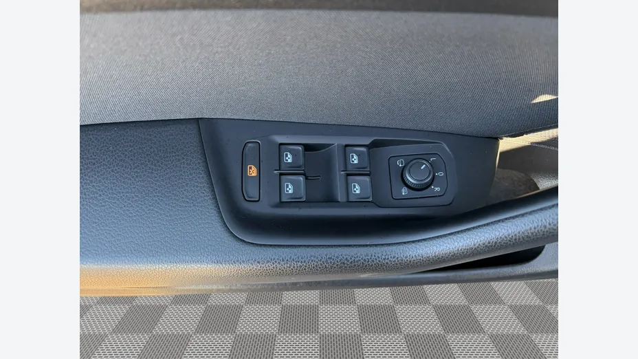 VOLKSWAGEN Passat -