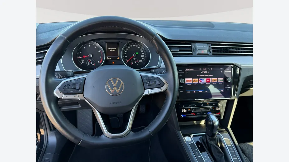 VOLKSWAGEN Passat -