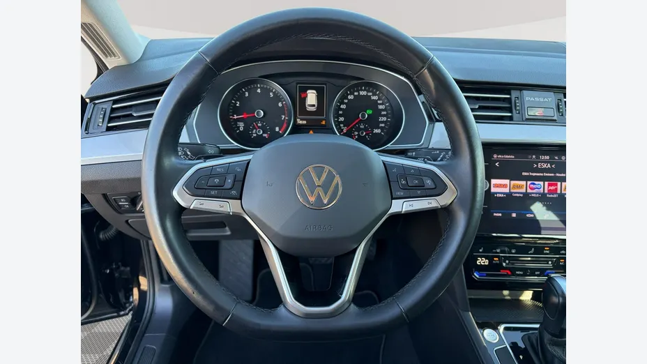 VOLKSWAGEN Passat -