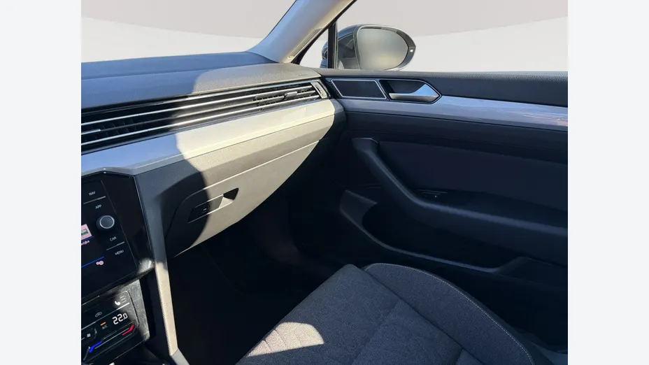 VOLKSWAGEN Passat -