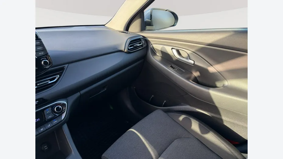 HYUNDAI i30 -