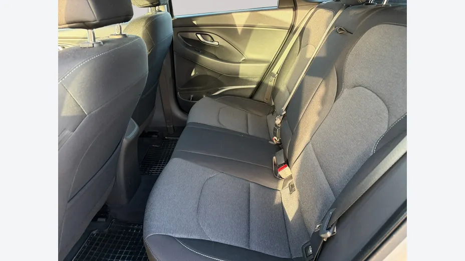 HYUNDAI i30 -
