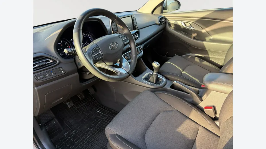 HYUNDAI i30 -