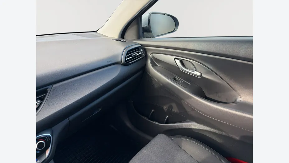 HYUNDAI i30 -