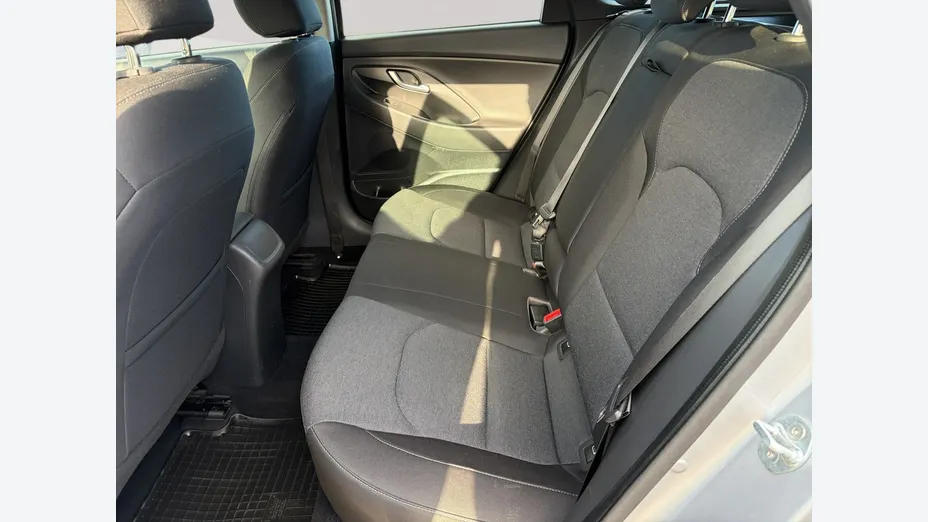HYUNDAI i30 -