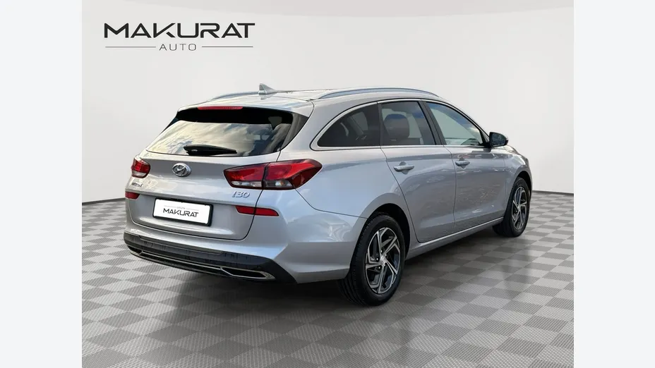 HYUNDAI i30 -